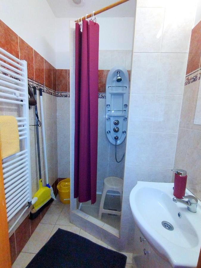 Burg Apartman Дьюла Екстер'єр фото